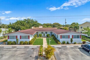 541 NE 44th St in Boca Raton, FL - Building Photo