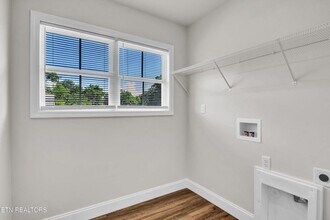 130 W Bruce St in Sevierville, TN - Building Photo - Building Photo