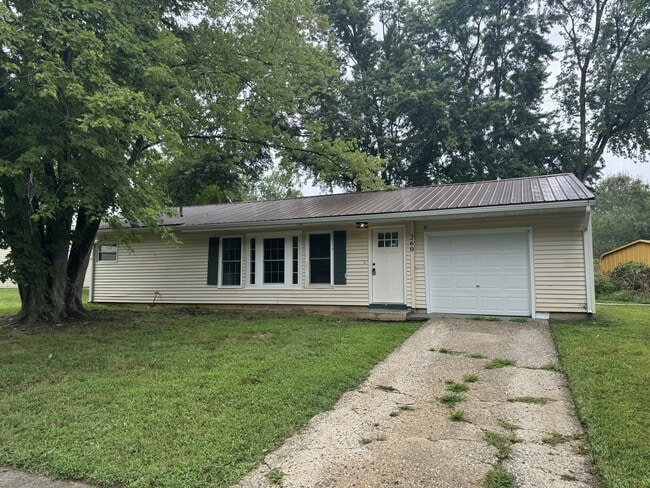 property at 260 N Governors Blvd
