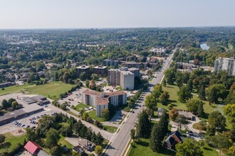 492 Springbank Dr in London, ON - Building Photo - Building Photo