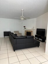 10122 Green Valley Ln in Houston, TX - Building Photo - Building Photo