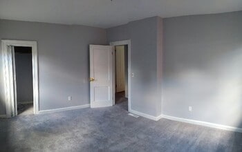 63 Marshall St, Unit REAR in Rochester, NY - Building Photo - Building Photo