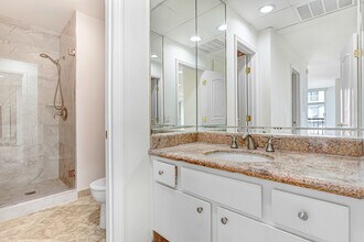 10747 Wilshire Blvd, Unit 905 in Los Angeles, CA - Building Photo - Building Photo