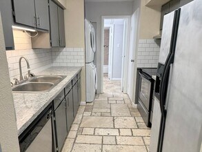 10203 Forum Park Dr in Houston, TX - Building Photo - Building Photo