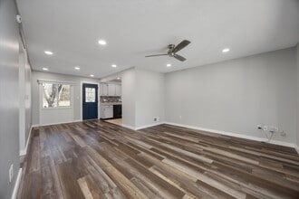 37880 Wendy Lee St in Farmington Hills, MI - Foto de edificio - Building Photo