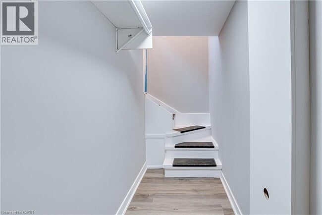 64 Wellington St S in Hamilton, ON - Building Photo - Building Photo