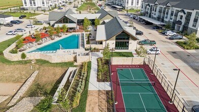 11701 Dionda Ln, Unit B0 in Austin, TX - Foto de edificio - Building Photo