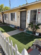 3704 W Heffron Dr in Burbank, CA - Building Photo - Building Photo