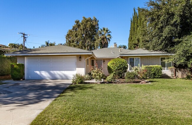 property at 11584 Poplar St