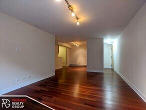 630 W Wrightwood Ave, Unit 102 in Chicago, IL - Building Photo - Building Photo