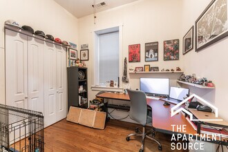 2146 W Chicago Ave, Unit 1R in Chicago, IL - Building Photo - Building Photo