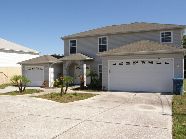 11780 Linden Dr in Spring Hill, FL - Building Photo - Building Photo