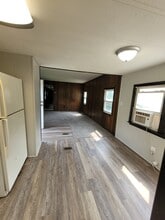 1100 Pines Rd in Etters, PA - Foto de edificio - Building Photo