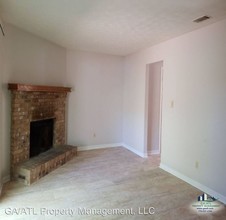 5772 N Castlegate Dr in Atlanta, GA - Building Photo - Building Photo