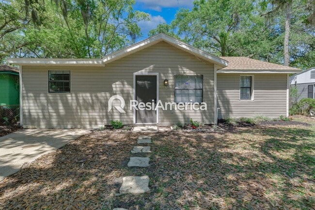 property at 2227 Commonwealth Ave