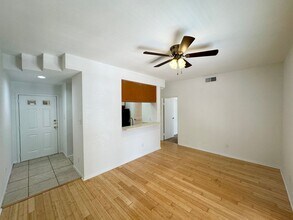 2217 San Gabriel St in Austin, TX - Building Photo - Building Photo