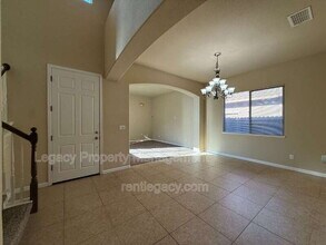 12025 Mandolin Way in Rancho Cordova, CA - Building Photo - Building Photo