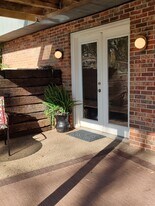 5204 Roman Dr, Unit FC in Louisville, KY - Building Photo