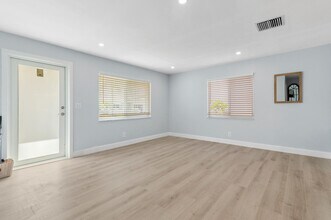 902 SW 17th St in Boynton Beach, FL - Building Photo - Building Photo