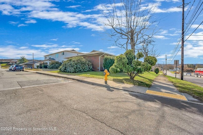 801 Moosic Rd in Old Forge, PA - Building Photo - Building Photo