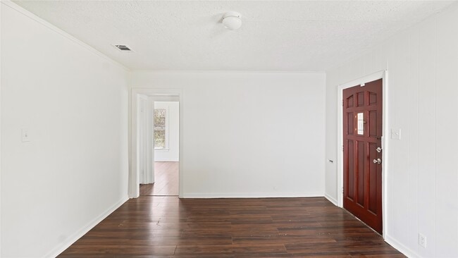 410 Clinton Park St in Houston, TX - Building Photo - Building Photo