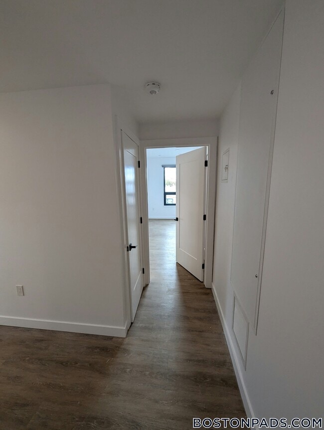 199 Gardner St in Boston, MA - Foto de edificio - Building Photo