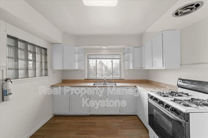 71 McKinnie Ave in Mckees Rocks, PA - Building Photo