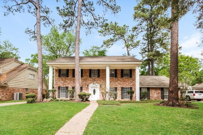 1702 Corral Dr