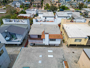 2007 Pullman Ln, Unit 2 in Redondo Beach, CA - Building Photo - Building Photo