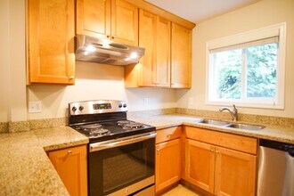 932 SE 50th Ave in Portland, OR - Building Photo - Building Photo