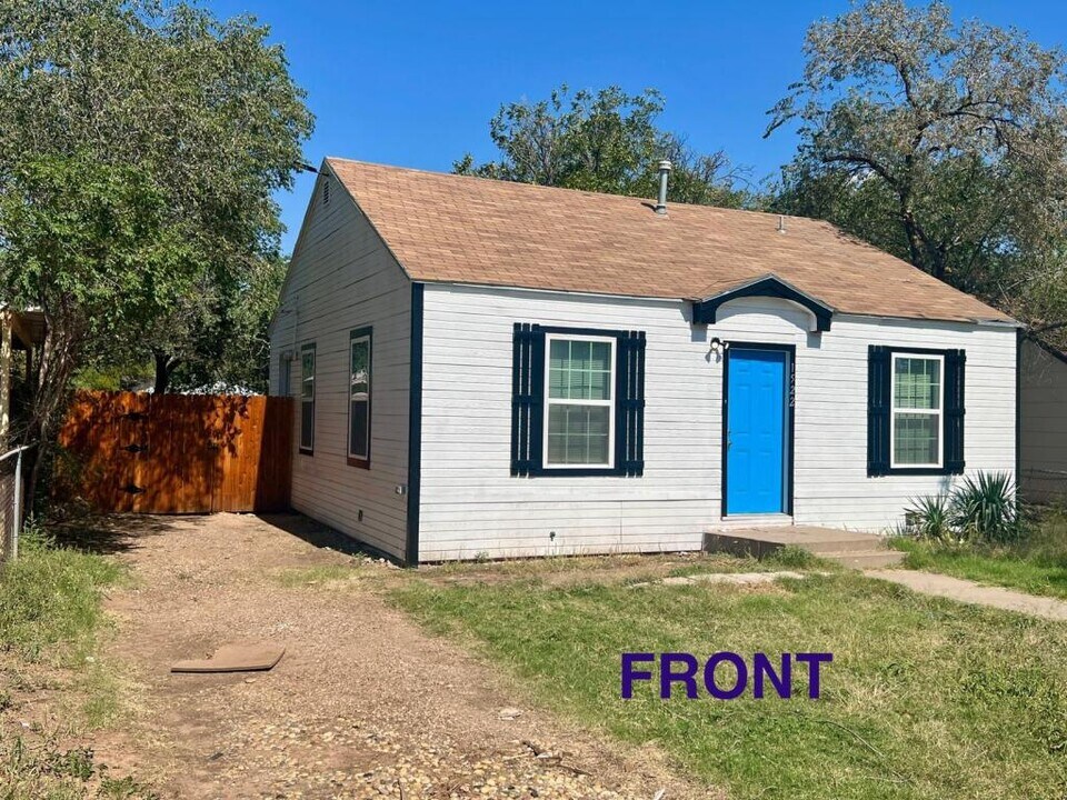 1522 24th Pl in Lubbock, TX - Building Photo