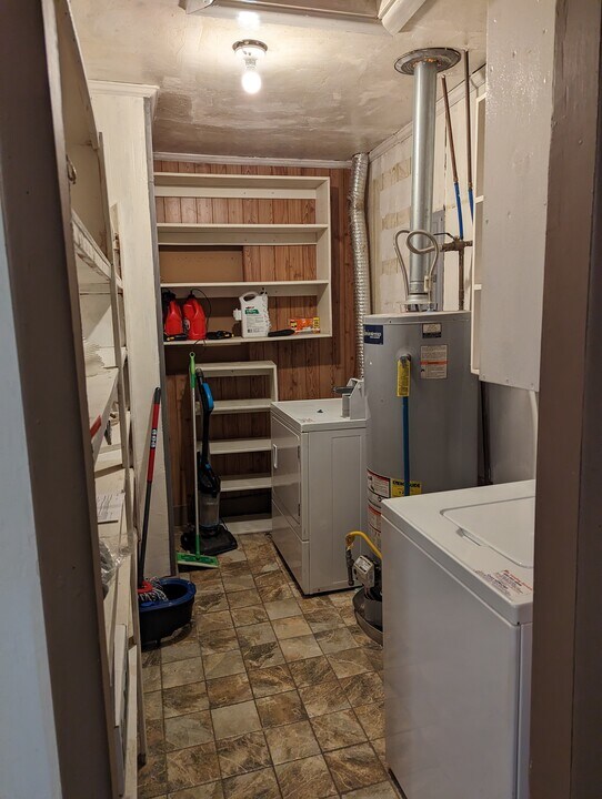 1241 Hawthorn Dr in Pensacola, FL - Building Photo