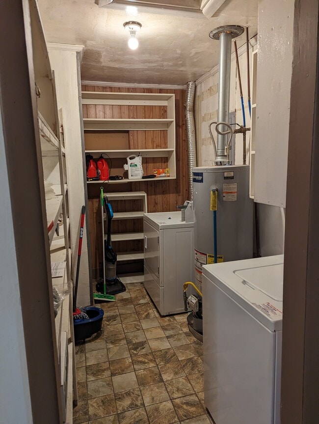 property at 1241 Hawthorn Dr