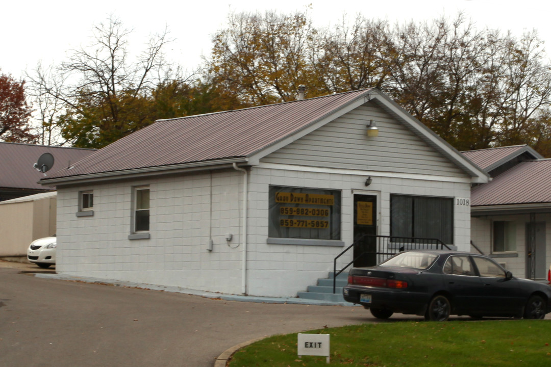 Grey Dawn Apartments in Winchester, KY - Building Photo