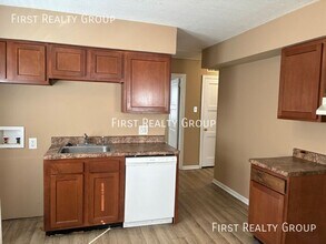 415 Alexander Dr in Dayton, OH - Building Photo - Building Photo