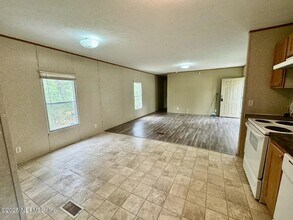 108 Willow Trail in Palatka, FL - Building Photo - Building Photo