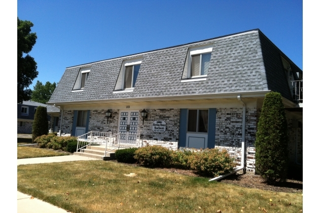 Sterling House Apartments in Elkhorn, WI - Foto de edificio