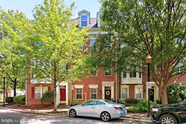 122 Martin Ln in Alexandria, VA - Building Photo - Building Photo