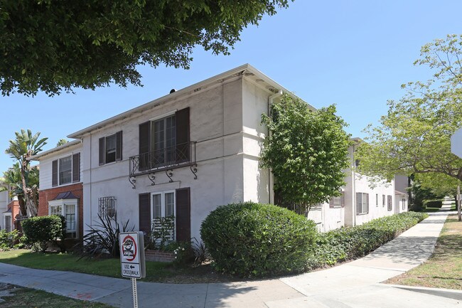 Shirley Court in Beverly Hills, CA - Building Photo - Building Photo
