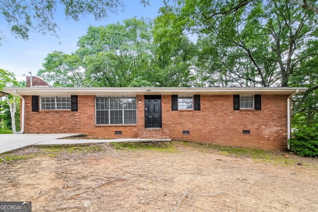 property at 1072 Laurel Ln NW