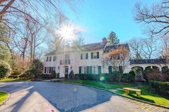 10 Hidden Pond in Glen Head, NY - Building Photo - Building Photo