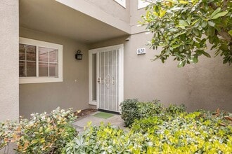 631 S Glenhurst Dr in Anaheim, CA - Building Photo - Building Photo