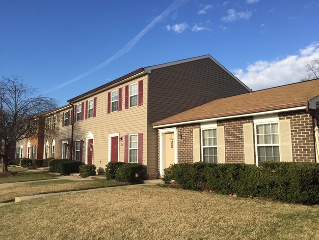 Wakefield Manor Townhomes and Apartments