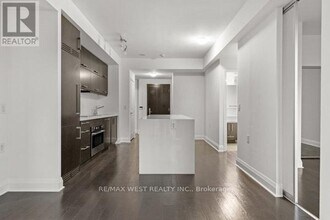 65 St Mary St in Toronto, ON - Building Photo - Building Photo