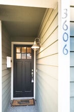 3606 22nd Ave W in Seattle, WA - Building Photo - Building Photo