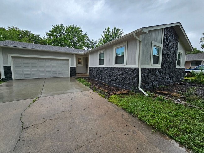 property at 4149 Clarendon St