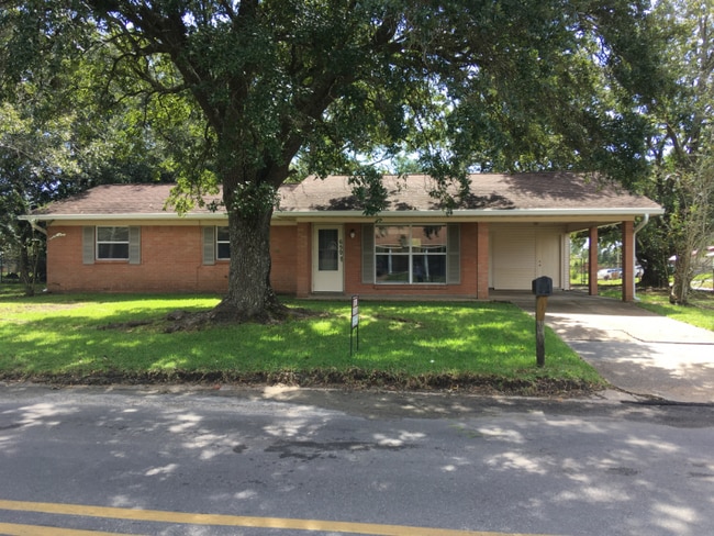 property at 659 Meadow Dr