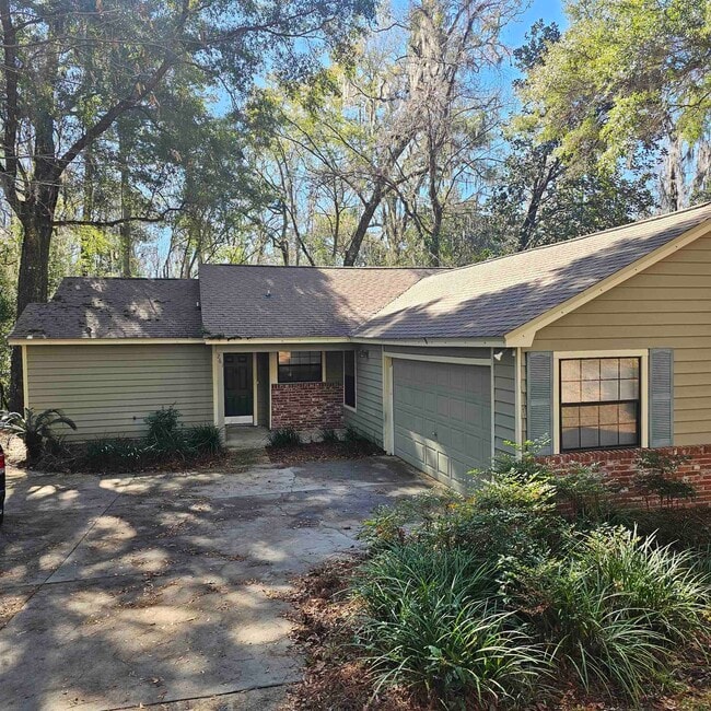 261 Starmount Dr in Tallahassee, FL - Building Photo - Building Photo