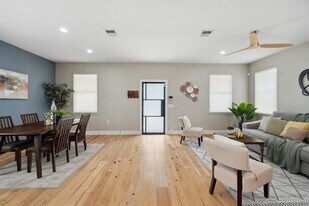 7617 Carver Ave in Austin, TX - Building Photo