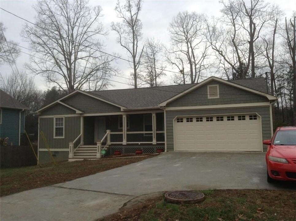 5620 Sycamore Rd in Sugar Hill, GA - Building Photo